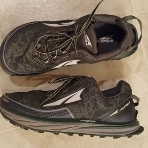 altra running shoes